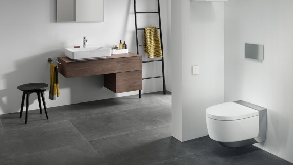 Plaque de déclenchement Geberit Sigma80 sans contact en combinaison avec le WC lavant Geberit AquaClean Maïra