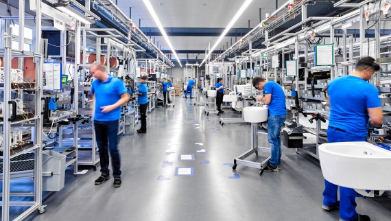 WC lavant AquaClean Maïra, Production Jona
