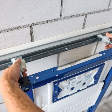 Ancrages muraux à fixer par rotation