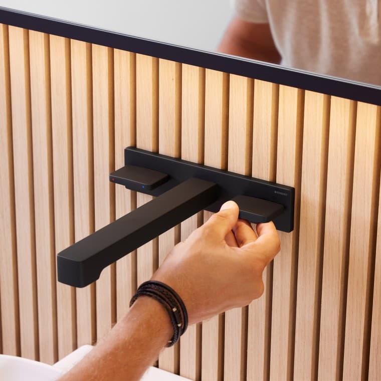 Les robinets noirs Geberit ONE sont à la mode (© Geberit) Les robinets noirs Geberit ONE sont à la mode (© Geberit)