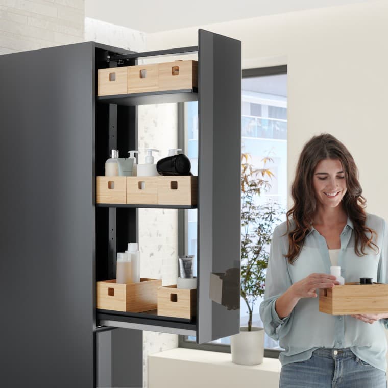 Colonne haute avec tiroirs télescopiques Colonne haute avec tiroirs télescopiques