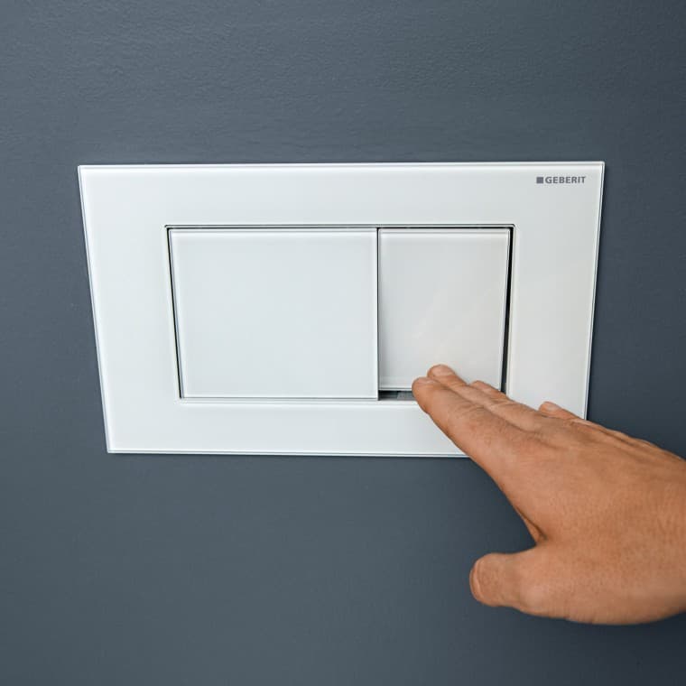 Plaque de déclenchement Sigma40 avec boutons rectangulaires en blanc mat Plaque de déclenchement Sigma40 avec boutons rectangulaires en blanc mat