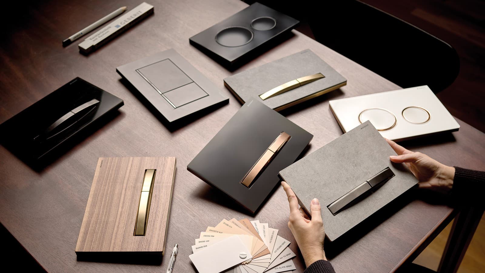 Choix dans les finitions de plaque de déclenchement Choix dans les finitions de plaque de déclenchement