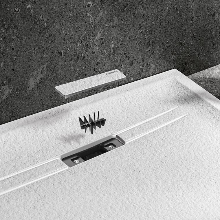 Receveur de douche Geberit Sestra avec filtre à cheveux amovible intégré Receveur de douche Geberit Sestra avec filtre à cheveux amovible intégré