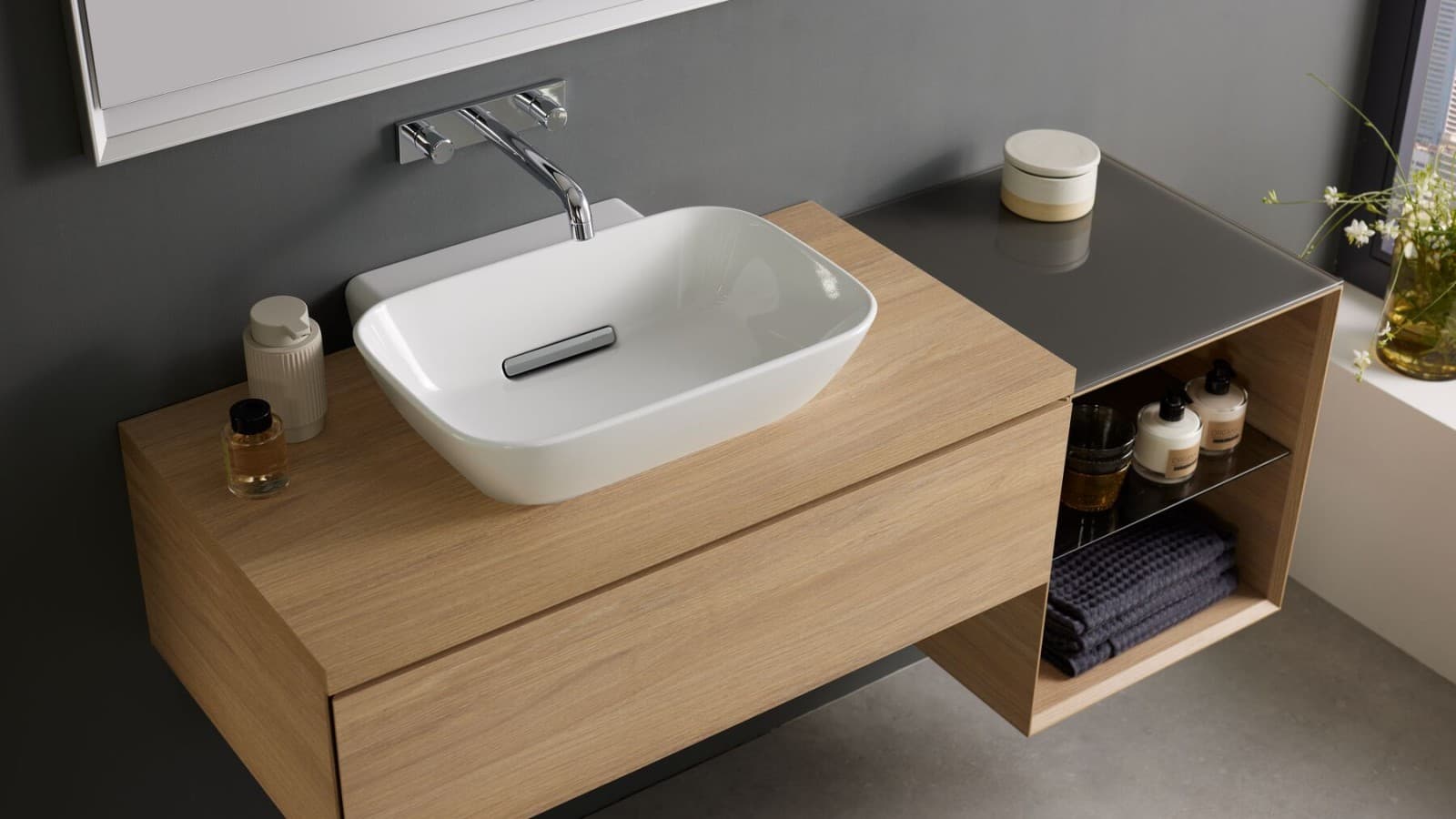 Geberit ONE lavabo à poser, meuble sous-lavabo en chêne Geberit ONE lavabo à poser, meuble sous-lavabo en chêne