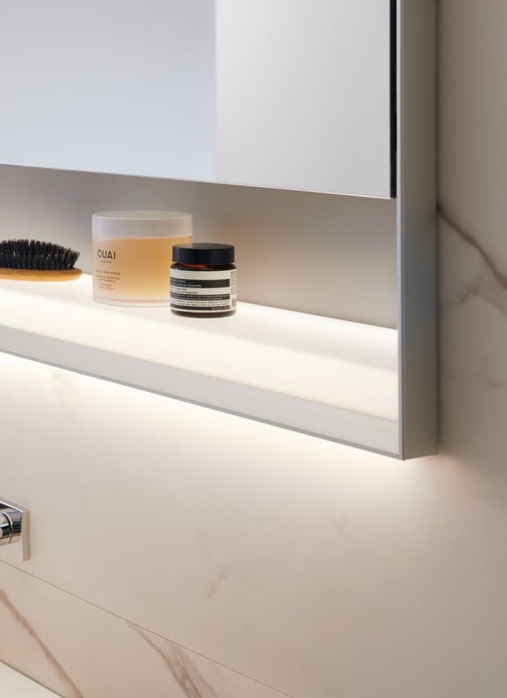 Geberit ONE armoire de toilette en aluminium anodisé Geberit ONE armoire de toilette en aluminium anodisé